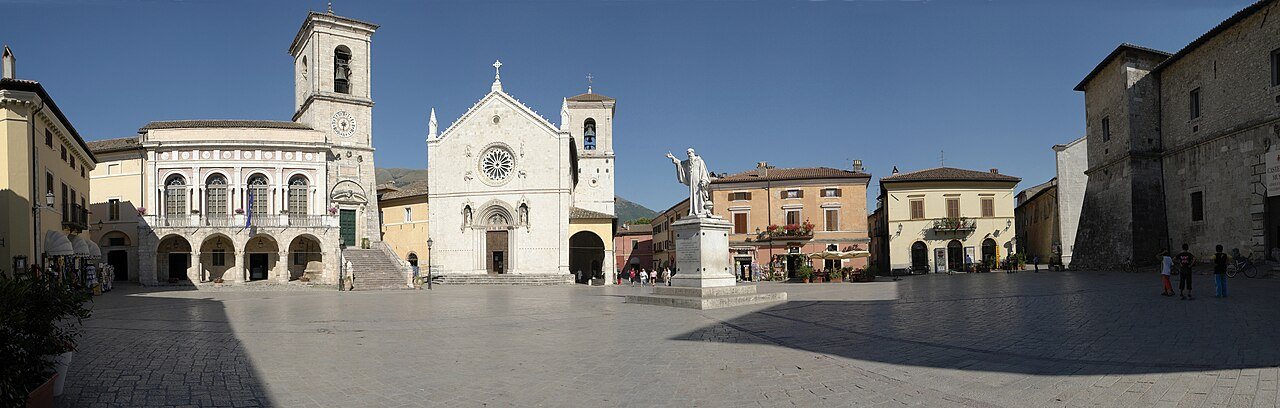 Piazza San Benedetto Norciában
