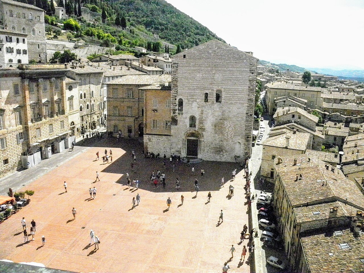 Piazza Grande és Palazzo dei Consoli Gubbióban